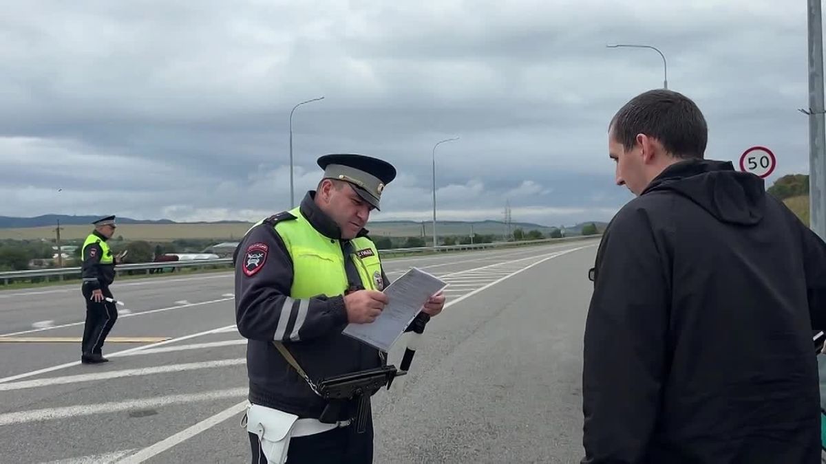 Рейд «Полис ОСАГО»: в Ирафском районе автоинспекторы остановили водителей для проверки страховки