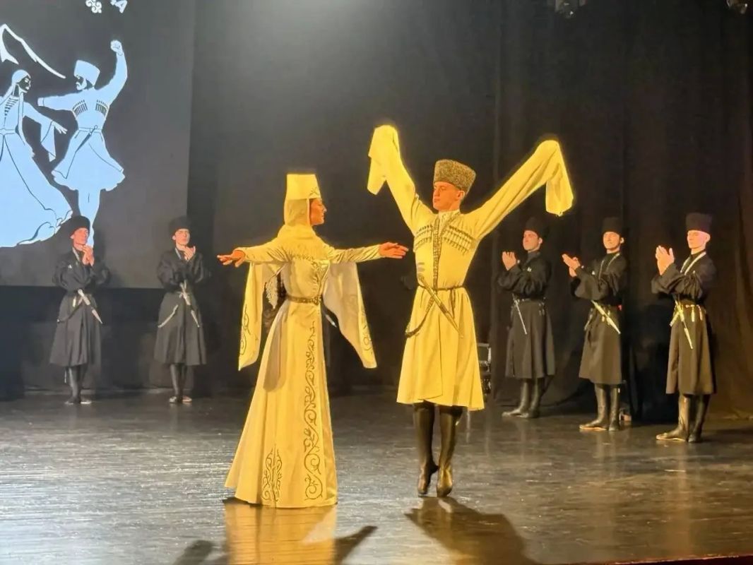 Во Владикавказе стартовал Межрегиональный фестиваль «Танцевальные вершины» Во Владикавказе стартовал Межрегиональный фестиваль «Танцевальные вершины»