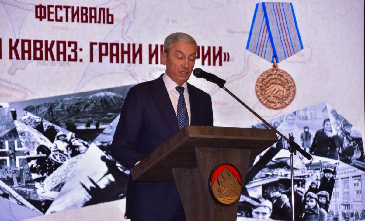 Принял участие в открытии фестиваля «Битва за Кавказ: грани истории», который направлен на сохранение исторической памяти и воспитание подрастающих поколений в духе патриотизма Принял участие в открытии фестиваля «Битва за Кавказ: грани истории», который направлен на сохранение исторической памяти и воспитание подрастающих поколений в духе патриотизма