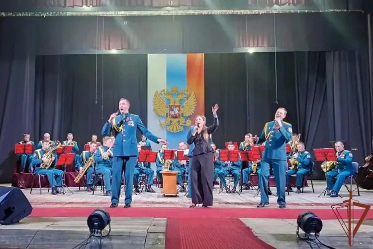 В Моздоке состоялся концерт военного оркестра Северо-Кавказского округа Росгвардии В районном Дворце культуры города Моздока состоялся концерт военного оркестра штаба Северо-Кавказского ордена Жукова округа войск... В Моздоке состоялся концерт военного оркестра Северо-Кавказского округа Росгвардии В районном Дворце культуры города Моздока состоялся концерт военного оркестра штаба Северо-Кавказского ордена Жукова округа войск...