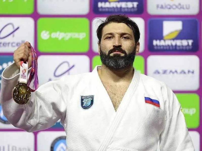 ИЗ СВЕЖЕГО НОМЕРА. . Золотой бросок Инала Тасоева В воскресенье, 11 октября, в Баку завершился 39-й чемпионат мира по дзюдо среди мужчин и женщин