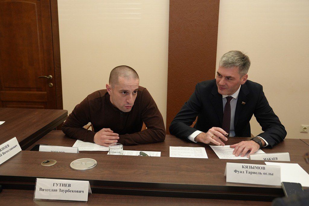 Георгий Джиоев провел заседание комитета по национальной политике и делам молодежи Георгий Джиоев провел заседание комитета по национальной политике и делам молодежи