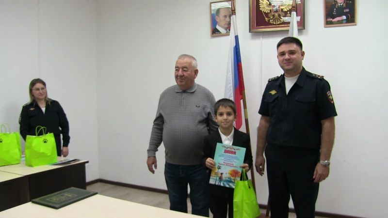 Общественники Моздокского района Северной Осетии поддержали конкурс «Мой безопасный рюкзак» и наградили юных амбассадоров безопасности Общественники Моздокского района Северной Осетии поддержали конкурс «Мой безопасный рюкзак» и наградили юных амбассадоров безопасности