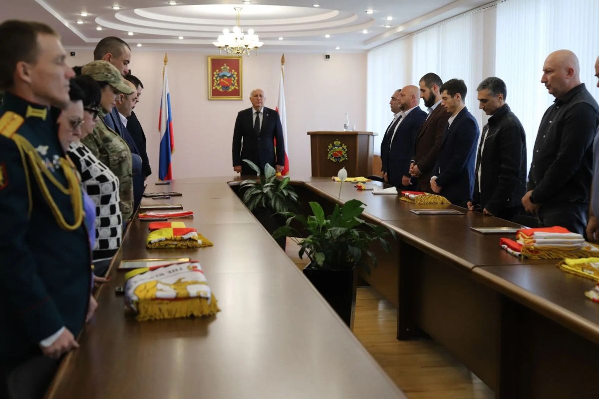 Осетинские флаги с позывными бойцов