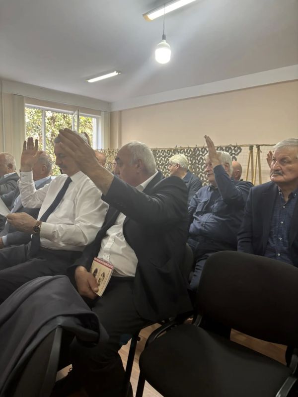 В МОД «Высший совет осетин» (Аланты Ныхас) проходит совещание Координационного совета, на котором рассматривается организационный вопрос - о назначении нового руководителя МОД «ВСО» В МОД «Высший совет осетин» (Аланты Ныхас) проходит совещание Координационного совета, на котором рассматривается организационный вопрос - о назначении нового руководителя МОД «ВСО»