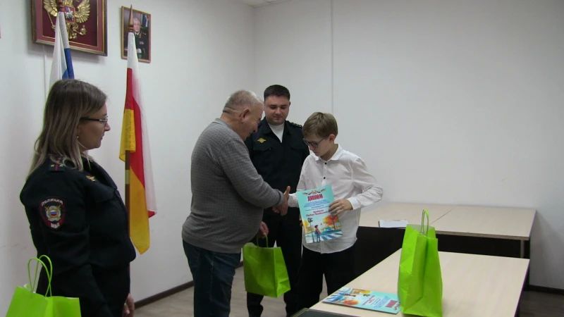 Общественники Моздокского района Северной Осетии поддержали конкурс «Мой безопасный рюкзак» и наградили юных амбассадоров безопасности Общественники Моздокского района Северной Осетии поддержали конкурс «Мой безопасный рюкзак» и наградили юных амбассадоров безопасности
