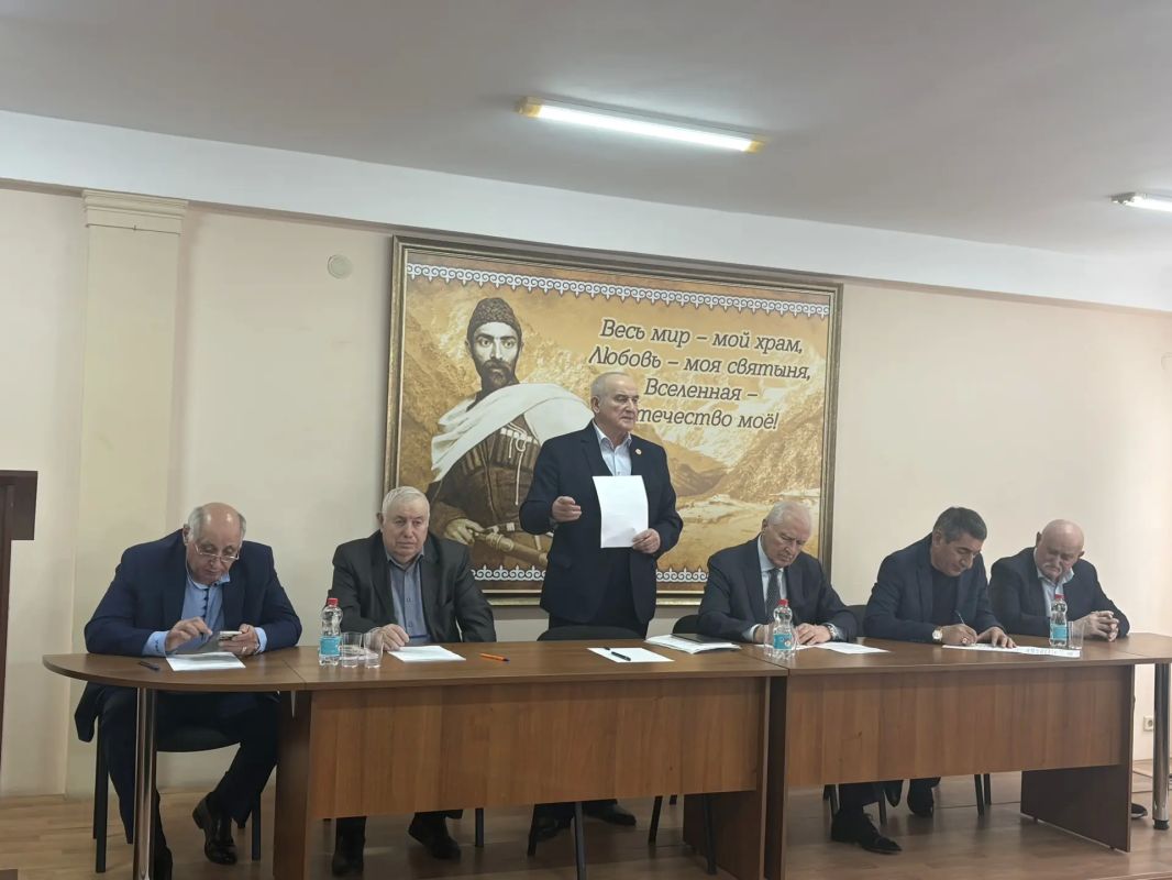 В МОД «Высший совет осетин» (Аланты Ныхас) проходит совещание Координационного совета, на котором рассматривается организационный вопрос - о назначении нового руководителя МОД «ВСО» В МОД «Высший совет осетин» (Аланты Ныхас) проходит совещание Координационного совета, на котором рассматривается организационный вопрос - о назначении нового руководителя МОД «ВСО»