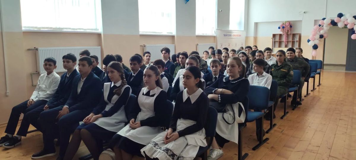 В целях профилактики детского дорожно-транспортного травматизма с учащимися 9-11 классов школы №2 с. Чикола сотрудниками Госавтоинспекции совместно с инспекторами ГПДН Отделения МВД России по Ирафскому району и специалистом... В целях профилактики детского дорожно-транспортного травматизма с учащимися 9-11 классов школы №2 с. Чикола сотрудниками Госавтоинспекции совместно с инспекторами ГПДН Отделения МВД России по Ирафскому району и специалистом...