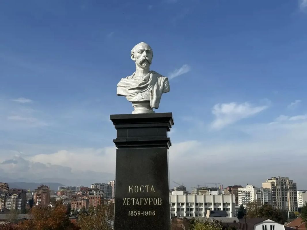 Северной Осетии отмечают 167юю годовщину со дня рождения великого осетинского поэта Коста Хетагурова Северной Осетии отмечают 167юю годовщину со дня рождения великого осетинского поэта Коста Хетагурова