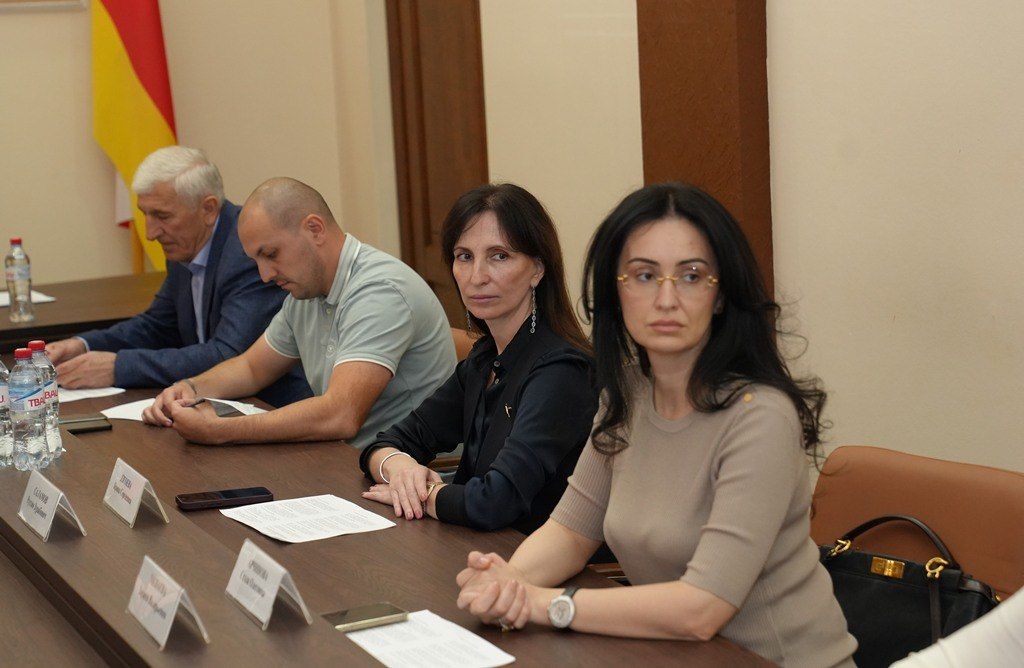 Перераспределение средств ТерФОМСа в пользу республиканских больниц, расширение возможностей получения жилья лицами из категории детей-сирот, а также организационная поддержка работы Уполномоченного по правам человека – об... Перераспределение средств ТерФОМСа в пользу республиканских больниц, расширение возможностей получения жилья лицами из категории детей-сирот, а также организационная поддержка работы Уполномоченного по правам человека – об...