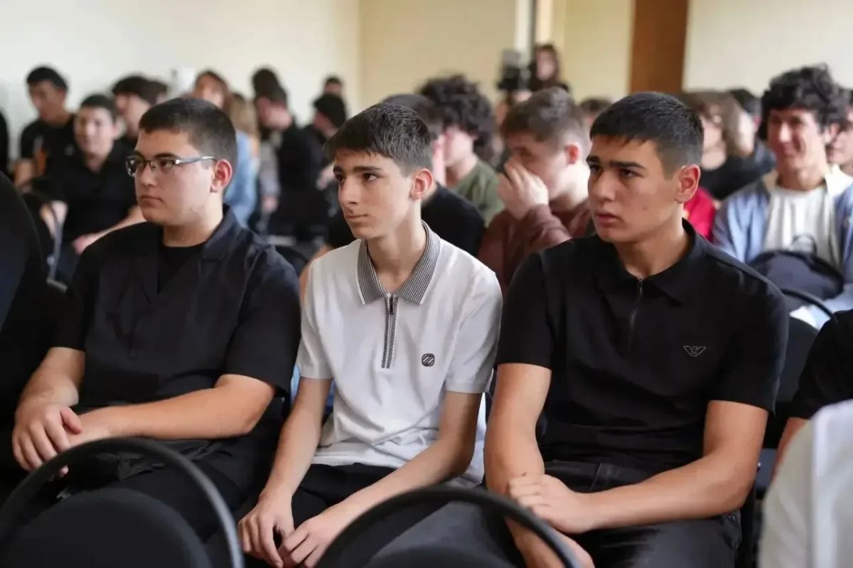 В Северо-Кавказском строительном техникуме появится своя футбольная команда В Северо-Кавказском строительном техникуме появится своя футбольная команда
