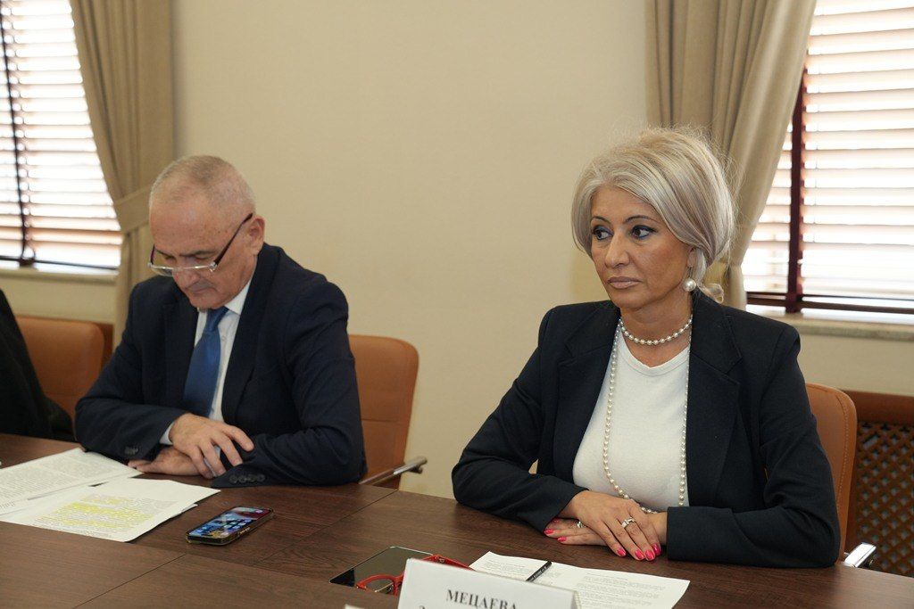 Перераспределение средств ТерФОМСа в пользу республиканских больниц, расширение возможностей получения жилья лицами из категории детей-сирот, а также организационная поддержка работы Уполномоченного по правам человека – об... Перераспределение средств ТерФОМСа в пользу республиканских больниц, расширение возможностей получения жилья лицами из категории детей-сирот, а также организационная поддержка работы Уполномоченного по правам человека – об...