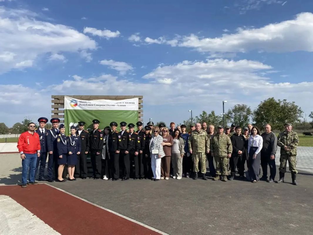 В Алагире в рамках акции «Сохраним лес» высадили 100 саженцев липы и клёна