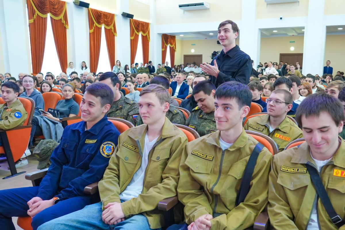 Будущее строят молодые. . Во Владикавказе более 600 участников собрались на форум строительной отрасли От разговора о доступном жилье до нейроархитектуры и карьерных перспектив – Владикавказ стал площадкой форума «Молодой...