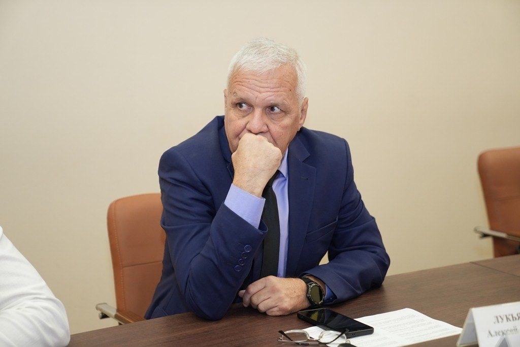 Присвоение почетных званий населенным пунктам воинской доблести, совершенствование законодательства о местном самоуправлении и поддержка деятельности республиканского омбудсмена – эти и другие вопросы составили повестку дня... Присвоение почетных званий населенным пунктам воинской доблести, совершенствование законодательства о местном самоуправлении и поддержка деятельности республиканского омбудсмена – эти и другие вопросы составили повестку дня...