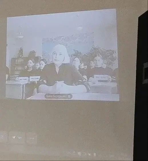 «Закружилась листва золотая...»: школьники Владикавказа и Черниговского района встретились на литературном вечере «Закружилась листва золотая...»: школьники Владикавказа и Черниговского района встретились на литературном вечере