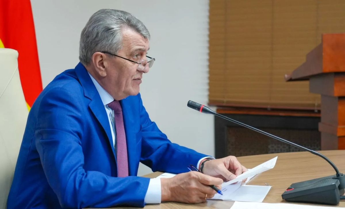 Глава РСО – Алания Сергей Меняйло провел еженедельное аппаратное совещание с участием руководителей органов исполнительной власти и муниципальных образований, представителей правоохранительных и надзорных структур республики Глава РСО – Алания Сергей Меняйло провел еженедельное аппаратное совещание с участием руководителей органов исполнительной власти и муниципальных образований, представителей правоохранительных и надзорных структур республики