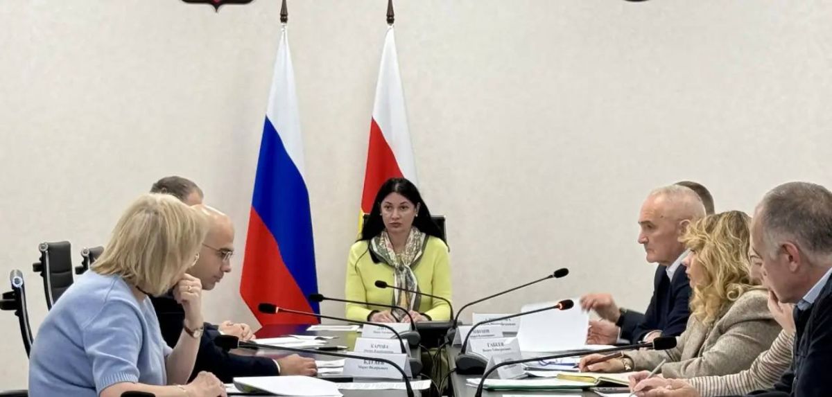 Сегодня провела совещание по вопросу трудоустройства выпускников, которые проходили целевое обучение