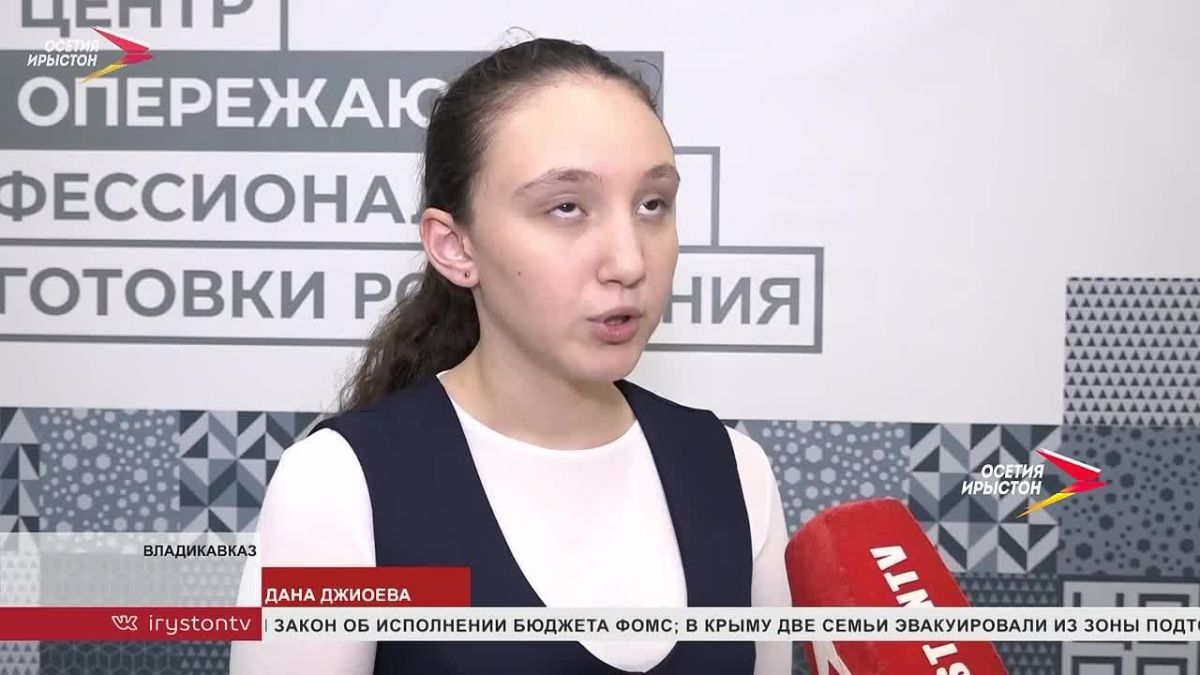 Во Владикавказе прошла "Классная встреча" с комиком, сценаристом и директором Молодежного театра КВН Сосланом Плиевым