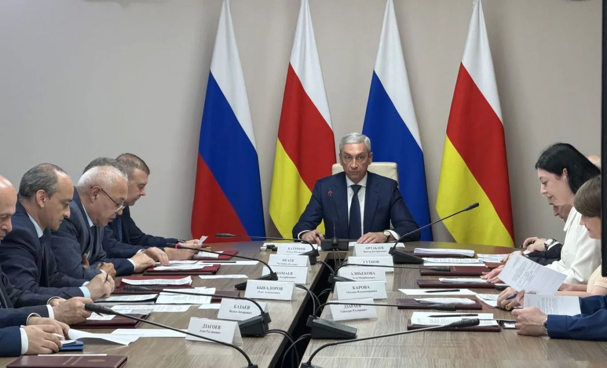 На заседании Правительства Северной Осетии под руководством премьер-министра Бориса Джанаева принят ряд решений, направленных на социально-экономическое развитие субъекта и повышение качества жизни граждан
