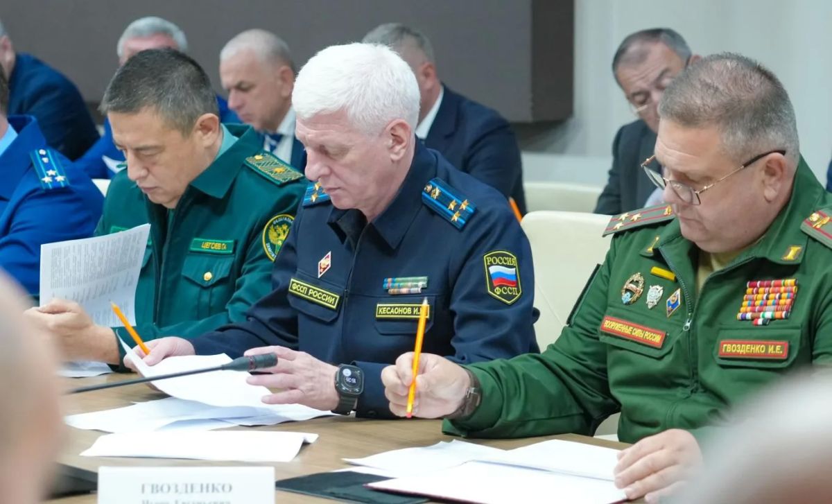 Глава РСО – Алания Сергей Меняйло провел расширенное заседание республиканского Оперативного штаба Глава РСО – Алания Сергей Меняйло провел расширенное заседание республиканского Оперативного штаба