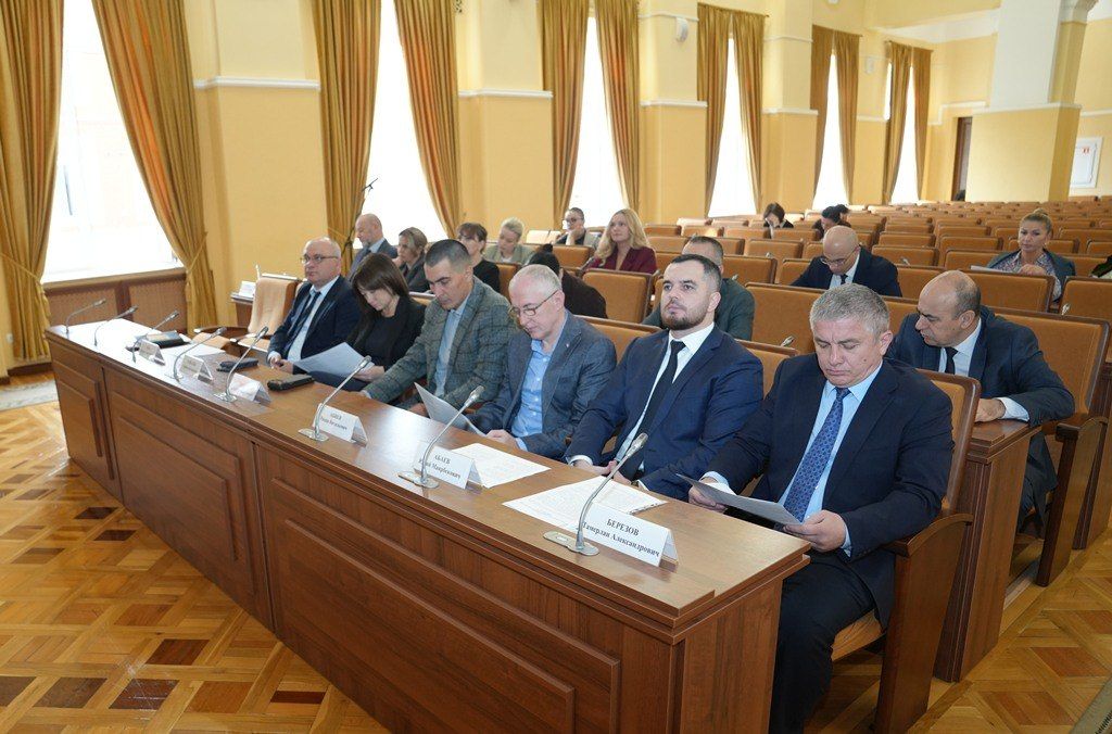 Результаты проверки расходования бюджетных средств в Алагирском районе, отчет о деятельности Государственной инспекции труда в РСО-Алания, а также большой пакет республиканских законопроектов составили повестку дня заседания... Результаты проверки расходования бюджетных средств в Алагирском районе, отчет о деятельности Государственной инспекции труда в РСО-Алания, а также большой пакет республиканских законопроектов составили повестку дня заседания...
