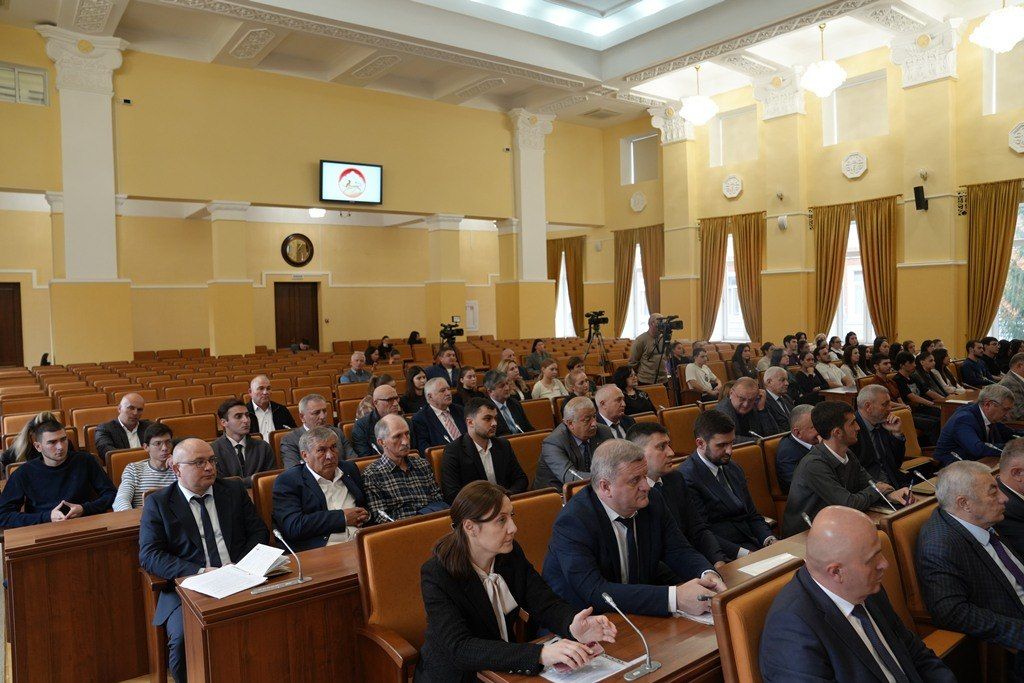 В Парламенте РСО-Алания под председательством Таймураза Тускаева прошел круглый стол, организованный комитетом по аграрной и земельной политике, экологии и природным ресурсам В Парламенте РСО-Алания под председательством Таймураза Тускаева прошел круглый стол, организованный комитетом по аграрной и земельной политике, экологии и природным ресурсам