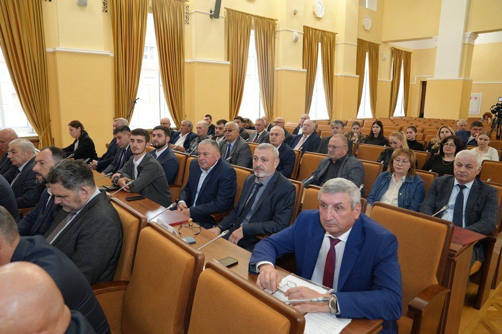В Парламенте РСО-Алания под председательством Таймураза Тускаева прошел круглый стол, организованный комитетом по аграрной и земельной политике, экологии и природным ресурсам В Парламенте РСО-Алания под председательством Таймураза Тускаева прошел круглый стол, организованный комитетом по аграрной и земельной политике, экологии и природным ресурсам