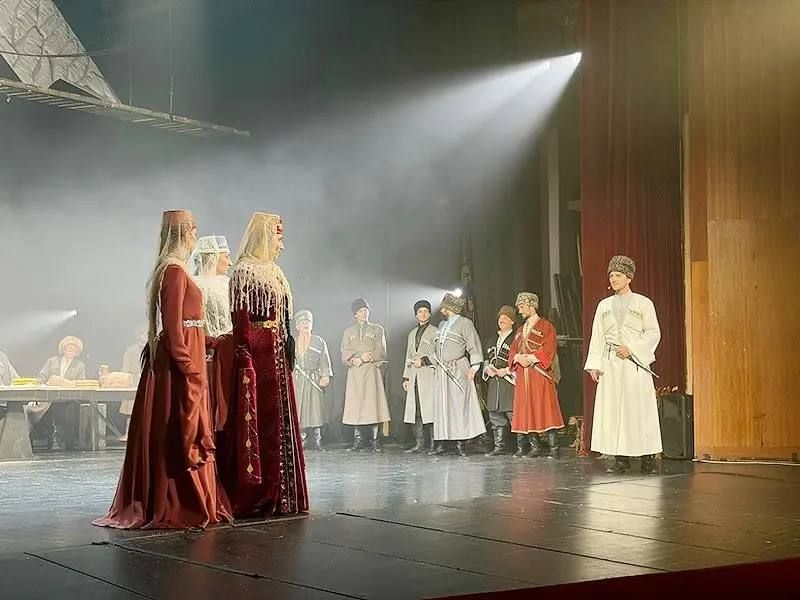 ИЗ СВЕЖЕГО НОМЕРА. . «Фатима» - символ дружбы В день рождения великого Коста Хетагурова на сцене Северо-Осетинского государственного академического театра им. В Тхапсаева состоялась долгожданная премьера