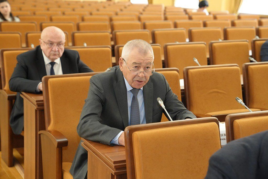 Результаты проверки расходования бюджетных средств в Алагирском районе, отчет о деятельности Государственной инспекции труда в РСО-Алания, а также большой пакет республиканских законопроектов составили повестку дня заседания... Результаты проверки расходования бюджетных средств в Алагирском районе, отчет о деятельности Государственной инспекции труда в РСО-Алания, а также большой пакет республиканских законопроектов составили повестку дня заседания...