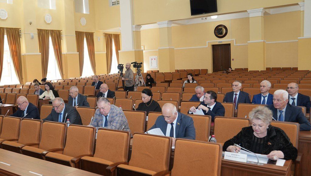 Результаты проверки расходования бюджетных средств в Алагирском районе, отчет о деятельности Государственной инспекции труда в РСО-Алания, а также большой пакет республиканских законопроектов составили повестку дня заседания... Результаты проверки расходования бюджетных средств в Алагирском районе, отчет о деятельности Государственной инспекции труда в РСО-Алания, а также большой пакет республиканских законопроектов составили повестку дня заседания...