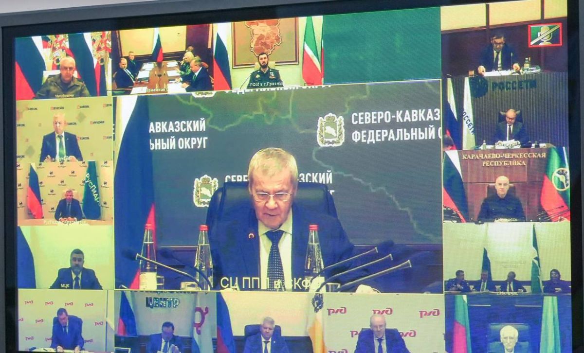Глава РСО – Алания Сергей Меняйло в режиме видео-конференц-связи принял участие в заседании Совета при полномочном представителе Президента Российской Федерации в Северо-Кавказском федеральном округе, которое провел Юрий... Глава РСО – Алания Сергей Меняйло в режиме видео-конференц-связи принял участие в заседании Совета при полномочном представителе Президента Российской Федерации в Северо-Кавказском федеральном округе, которое провел Юрий...