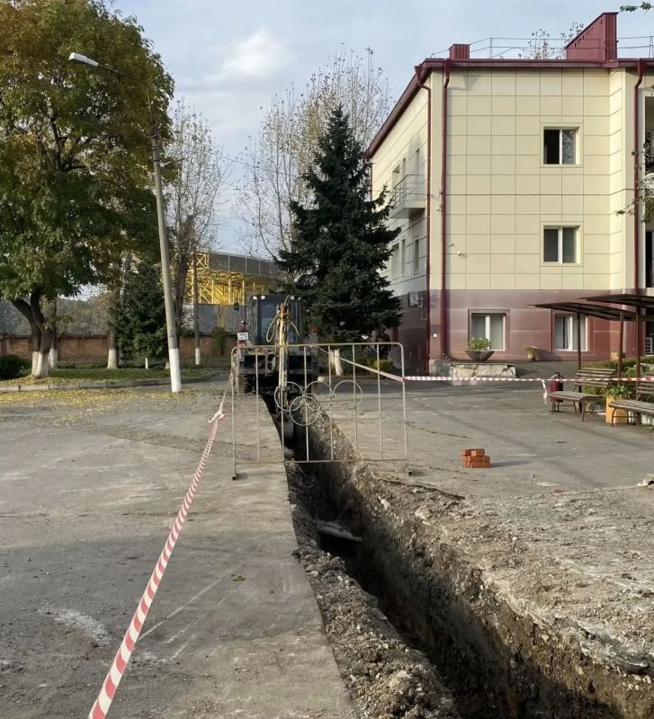 Изношенные на 80% водопроводные сети меняют в домеинтернате «Забота»
