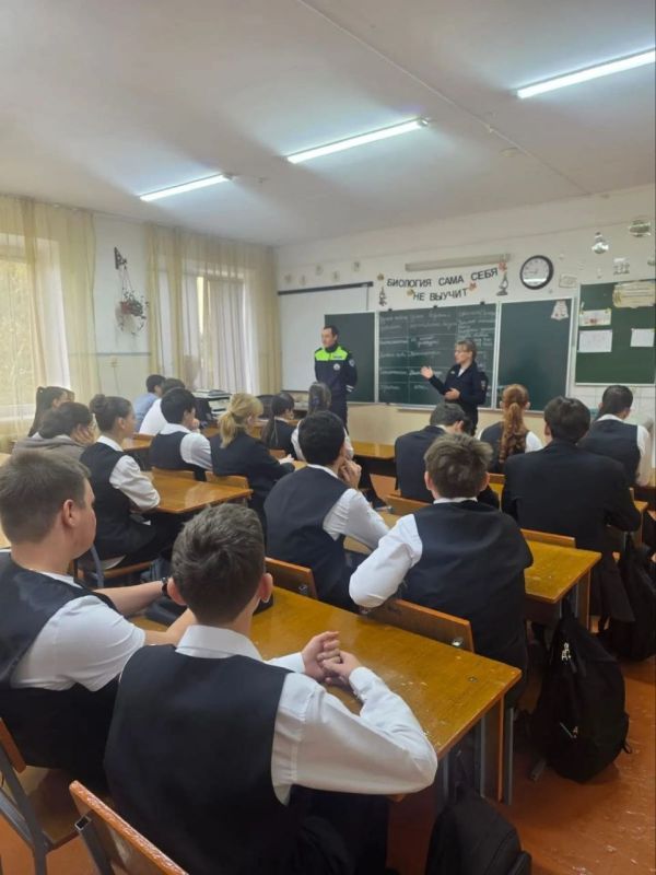 Сотрудники Госавтоинспекции Моздокского района провели краш-курс для старшеклассников школы № 2 г. Моздока, основная цель которого наглядно показать, к каким последствиям приводит пренебрежение правилами дорожной... Сотрудники Госавтоинспекции Моздокского района провели краш-курс для старшеклассников школы № 2 г. Моздока, основная цель которого наглядно показать, к каким последствиям приводит пренебрежение правилами дорожной...