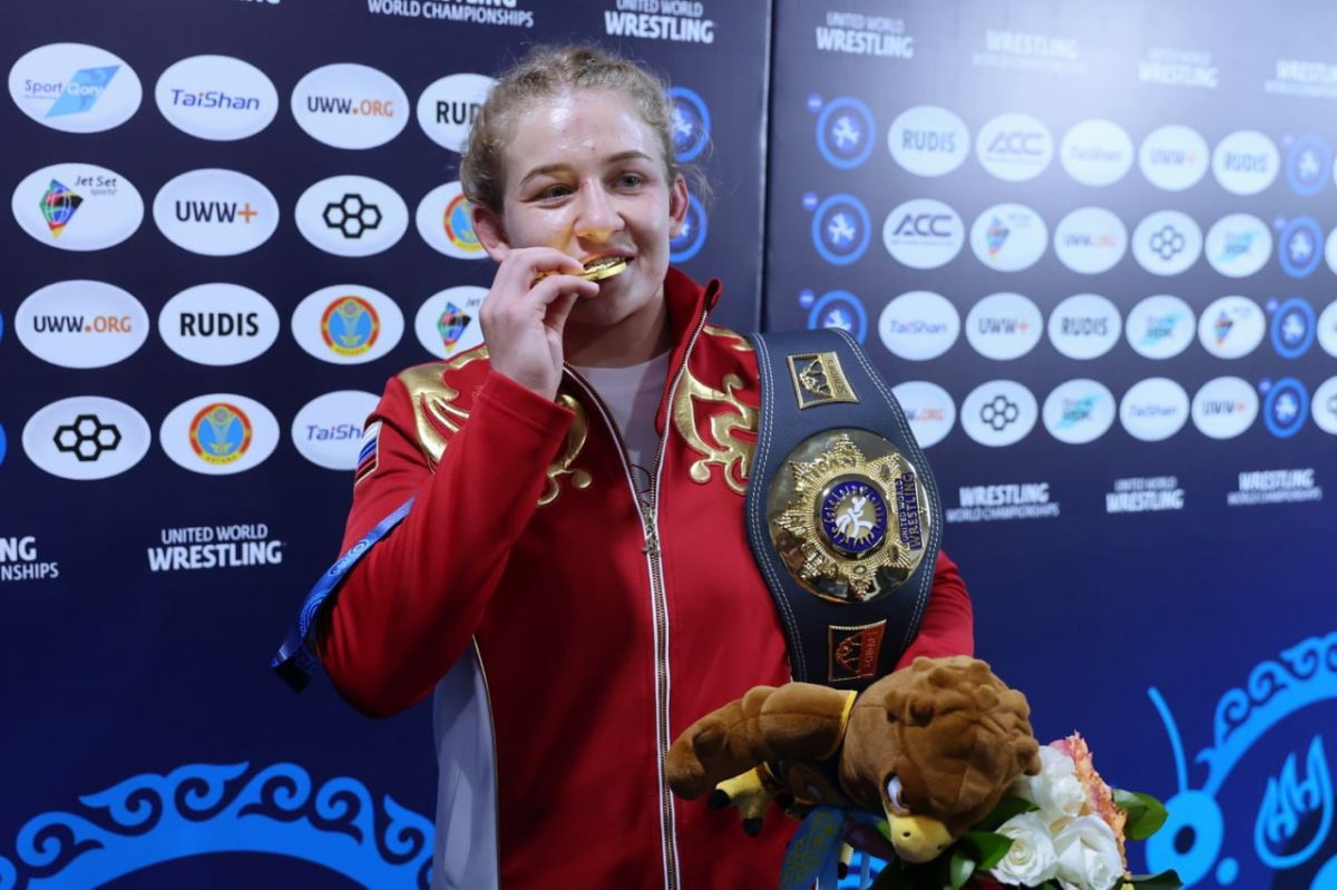 Алина Касабиева — седьмая чемпионка мира по женской борьбе в истории советского и российского спорта Алина Касабиева — седьмая чемпионка мира по женской борьбе в истории советского и российского спорта