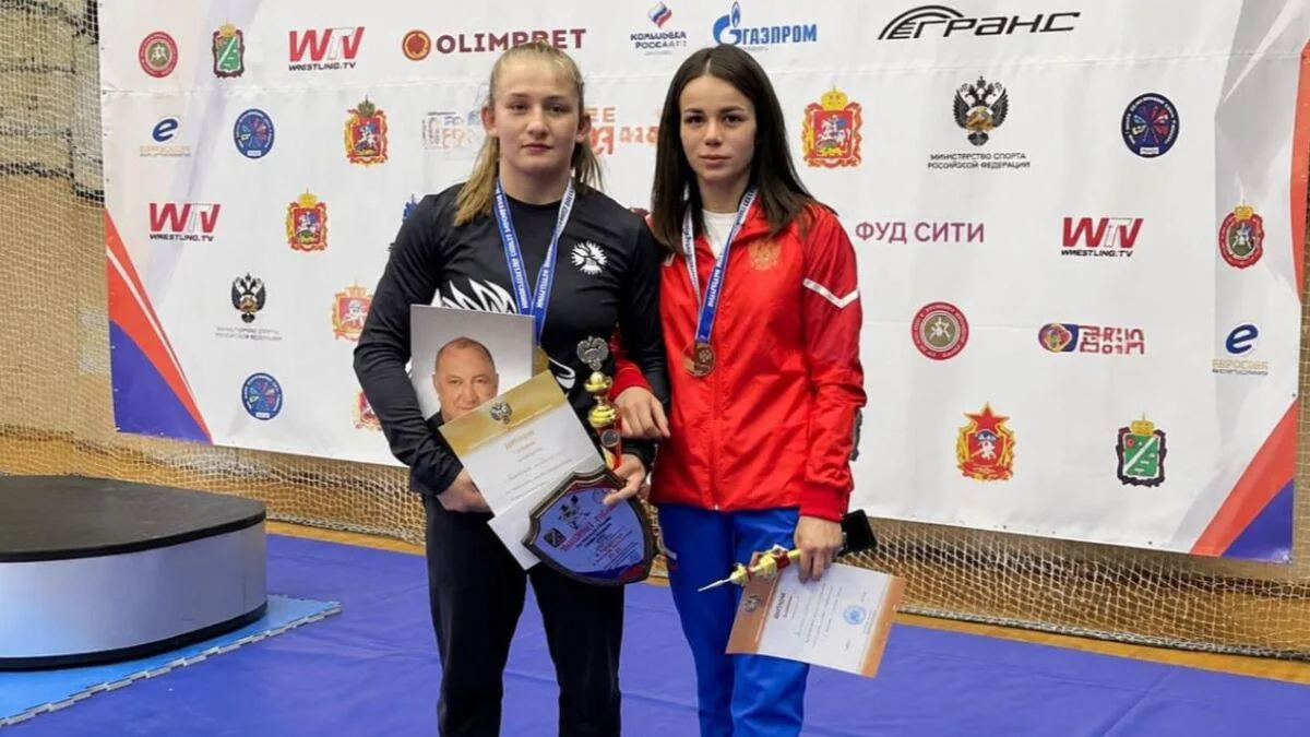 Первая чемпионка России по женской борьбе из Северной Осетии Анжела Фоменко назвала победу Алины Касабиевой на чемпионате мира в Казахстане большим событием