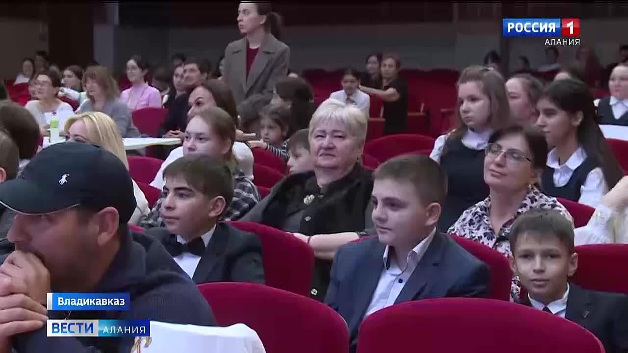 Конкурс исполнителей осетинской песни «Свирель Ацамаза» прошел в РДДТ