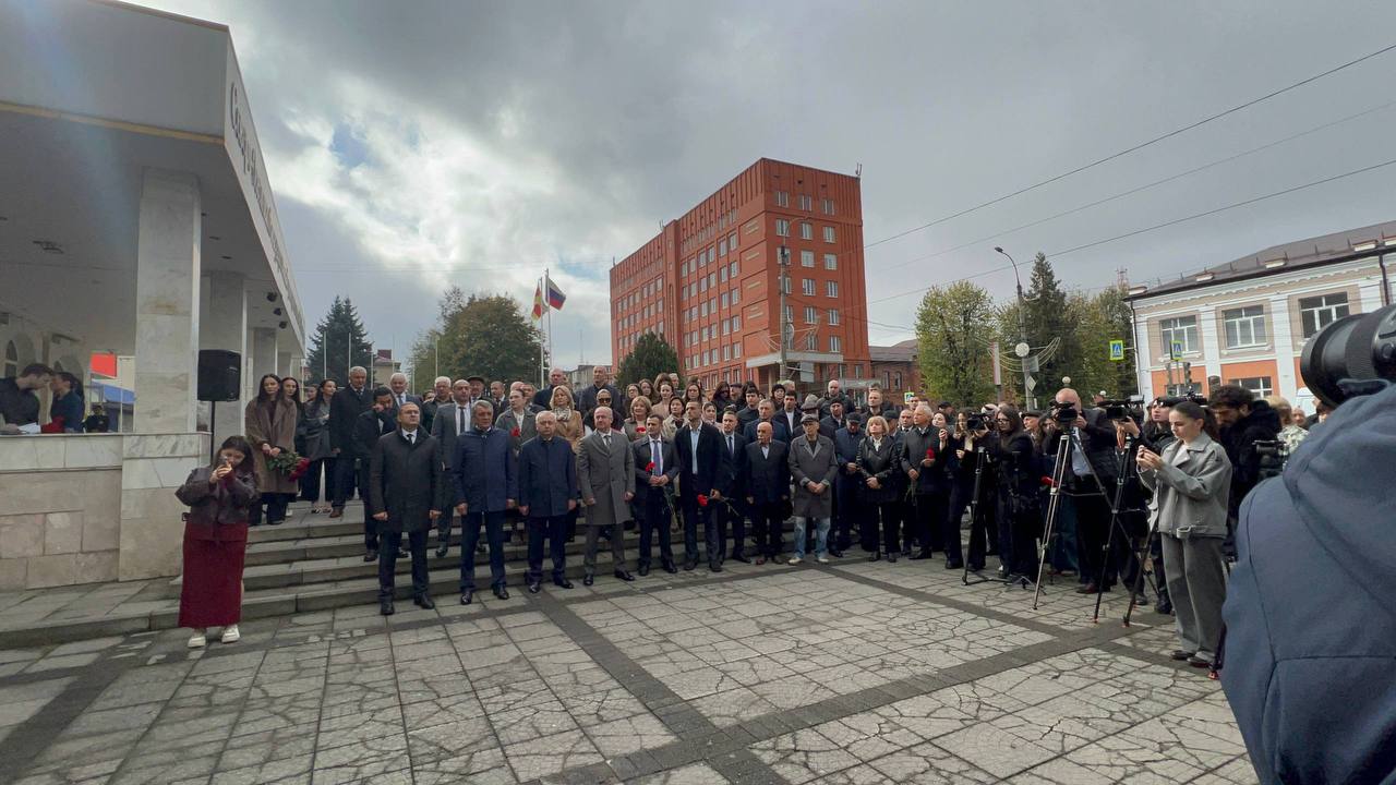 В СОГУ прошло торжественное открытие бюста Ахурбека Магометова