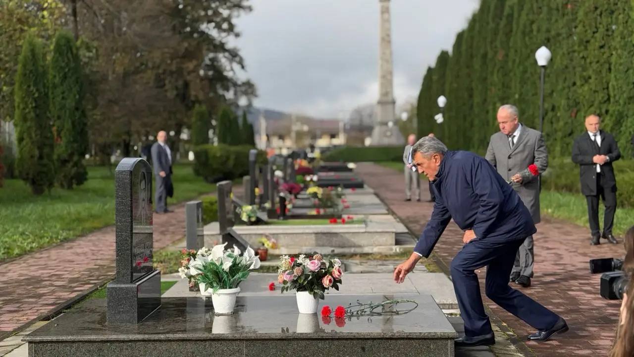 Сергей Меняйло: Сегодня мы вспоминаем трагические события в истории нашей республики