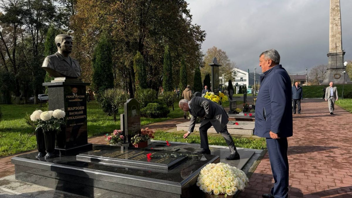 Сергей Меняйло: Сегодня мы вспоминаем трагические события в истории нашей республики Сергей Меняйло: Сегодня мы вспоминаем трагические события в истории нашей республики