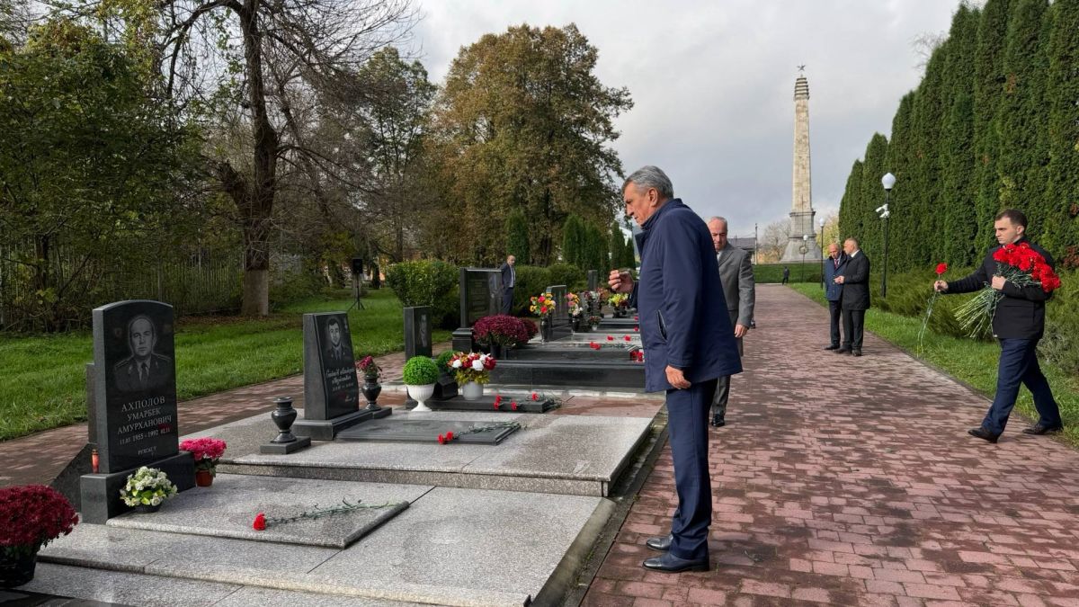 Сергей Меняйло: Сегодня мы вспоминаем трагические события в истории нашей республики Сергей Меняйло: Сегодня мы вспоминаем трагические события в истории нашей республики