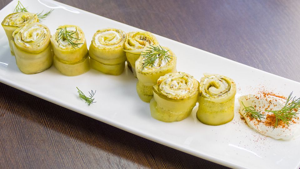 Необычный картофельный ролл: быстрое питание для праздничного стола