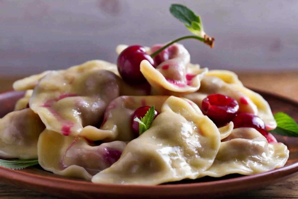 Летние вареники с вишней: секреты приготовления и советы любителей