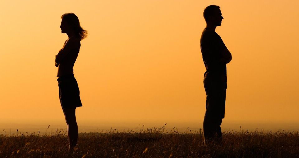 Парень спас свою девушку от грабителя, но расстался с ней из-за шокирующей реакции