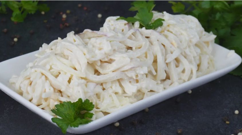 Салат «Белый»: рецепт, который покорит любой праздничный стол в 2026 году