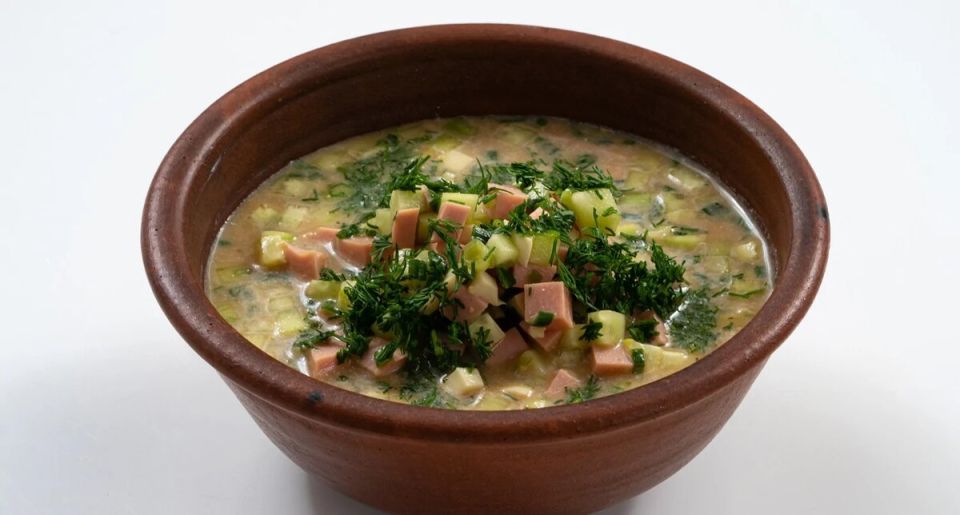 Как приготовить окрошку с колбасой по бабушкиному рецепту