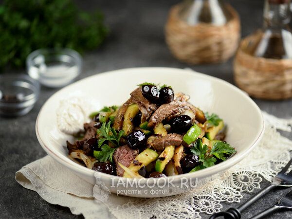 Теплый салат с говядиной и овощами: идеальный рецепт для ужина